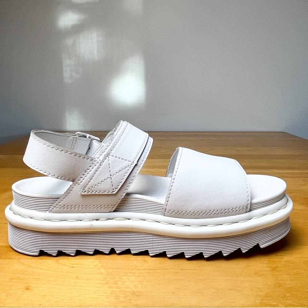 Dr. Marten’s Voss Mono Hydro Leather Strap Platform Sandals White Size US 8